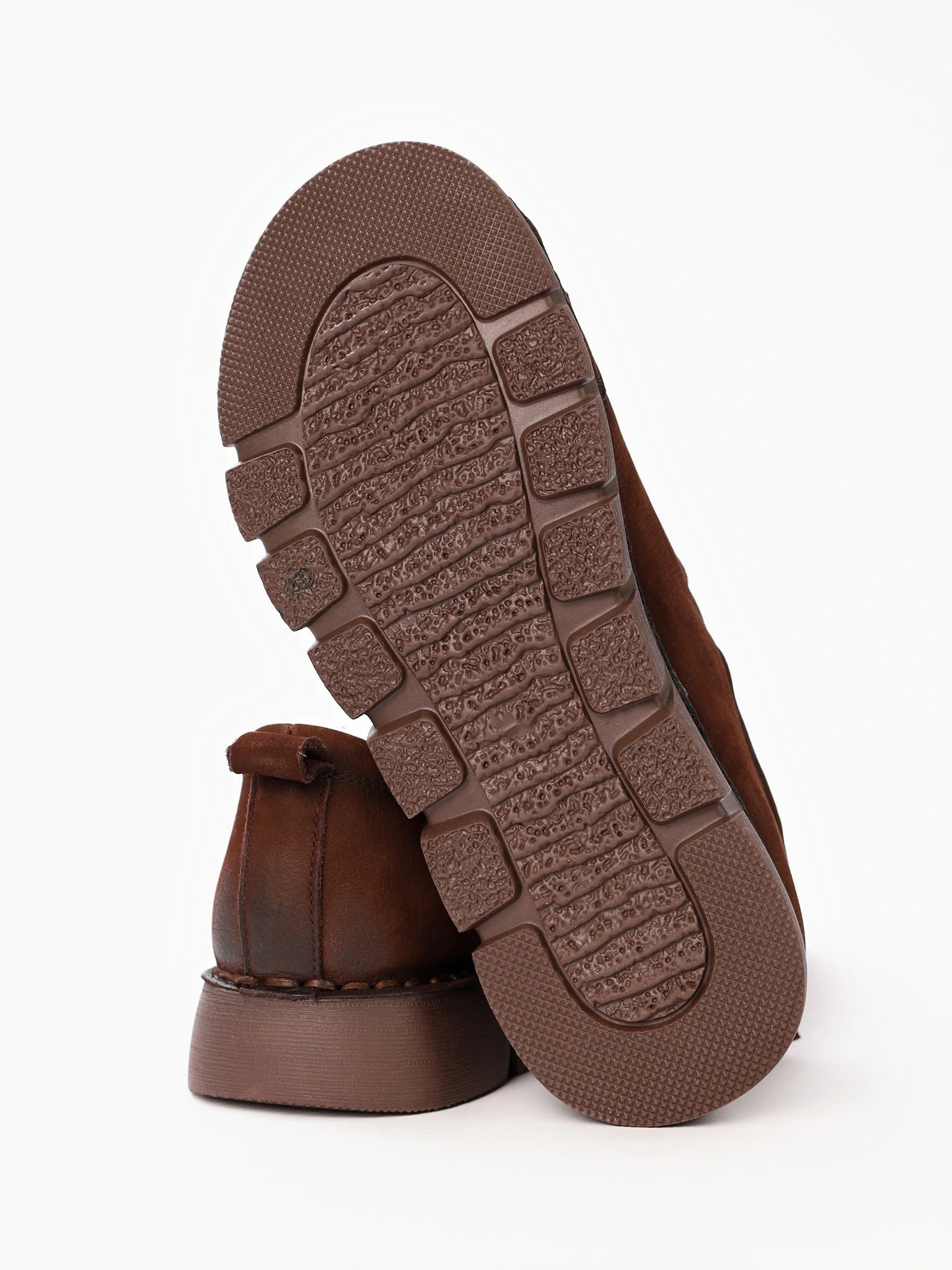 Туфли темно-коричневого цвета из натурального нубука на шнуровке